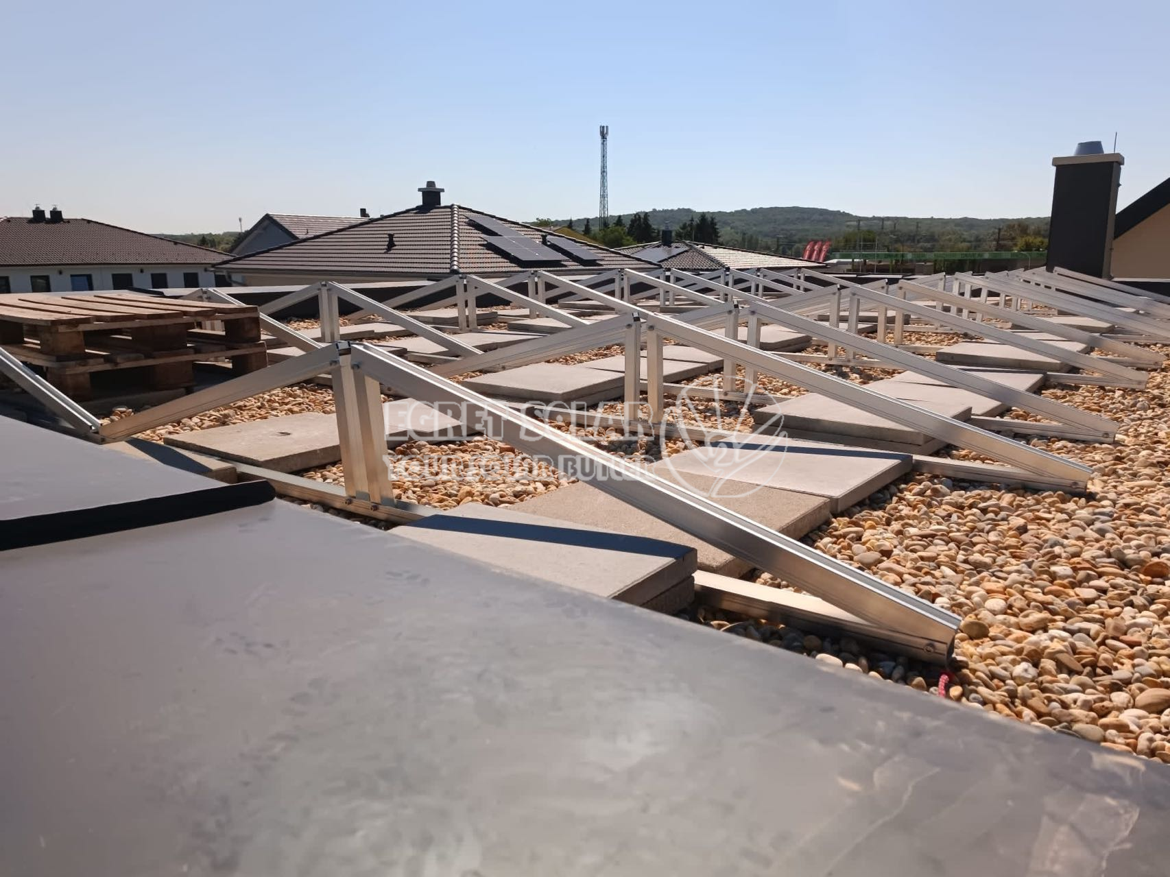 350,2KW Rytų-Vakarų balasto plokščio stogo montavimas
