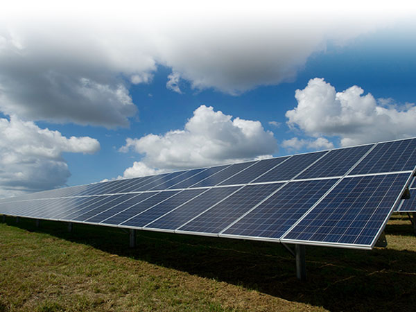 Saulės baterijų energijos gamyba: ekologiškas socialinio ir ekonominio vystymosi variklis